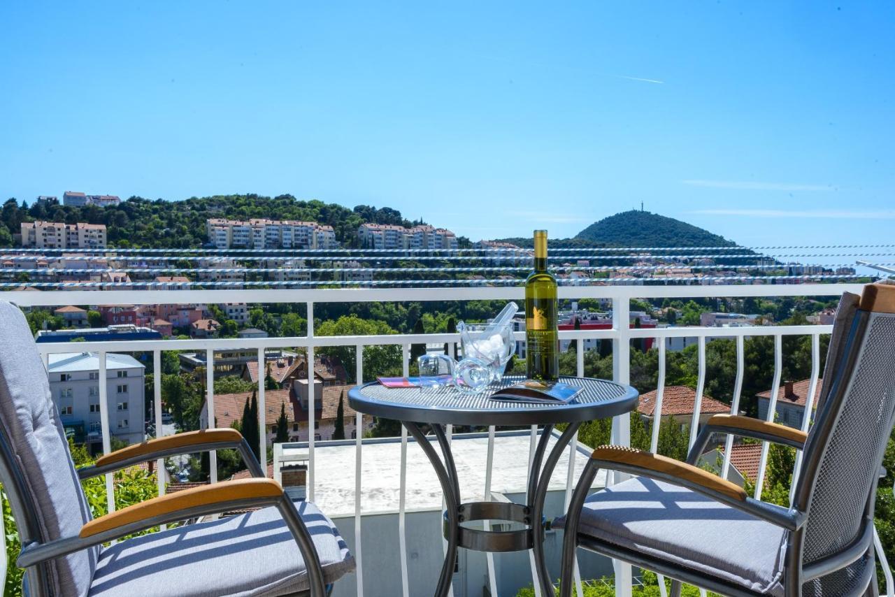 Apartment Tija Two Bedroom Apartment With Balcony And Partial Sea View Dubrovnik Kültér fotó