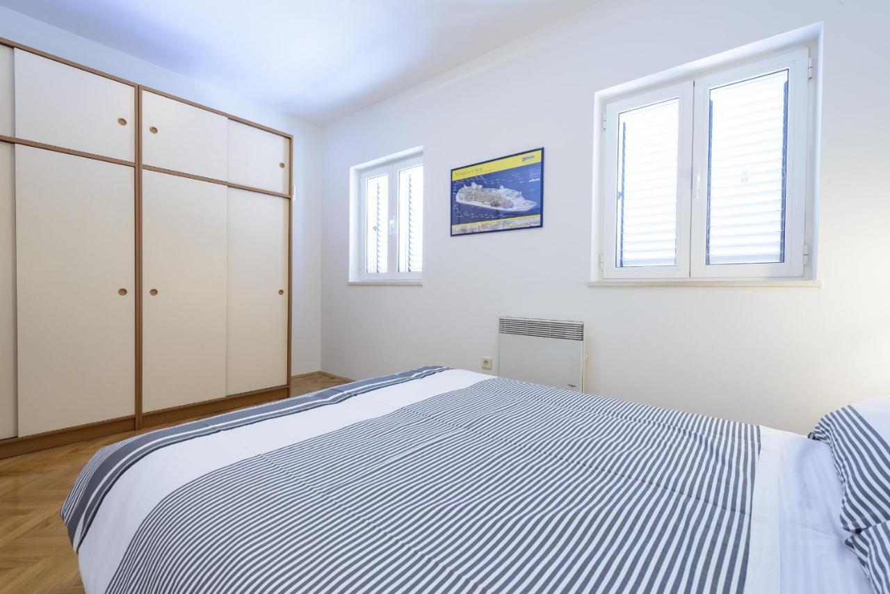 Apartment Tija Two Bedroom Apartment With Balcony And Partial Sea View Dubrovnik Kültér fotó